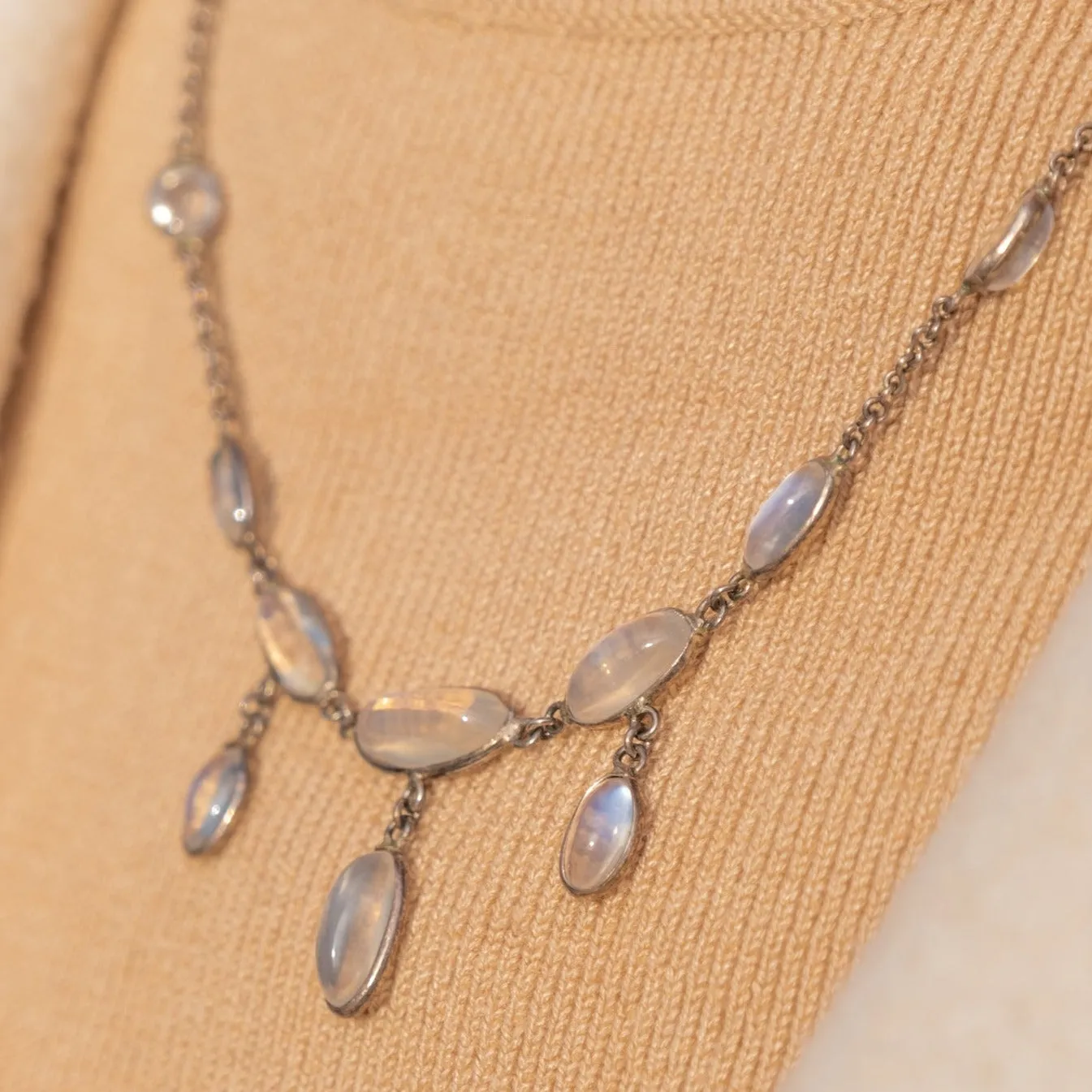 17" Antique Silver Moonstone Cabochon Necklace, 14.50ct