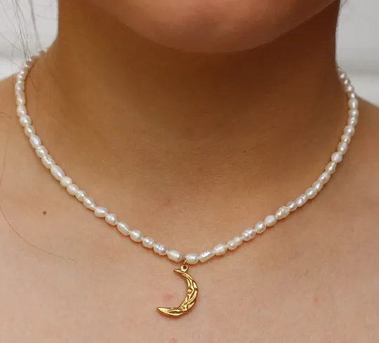 18K Gold-Filled Pearl necklace | Crescent Moon Pearl Necklace