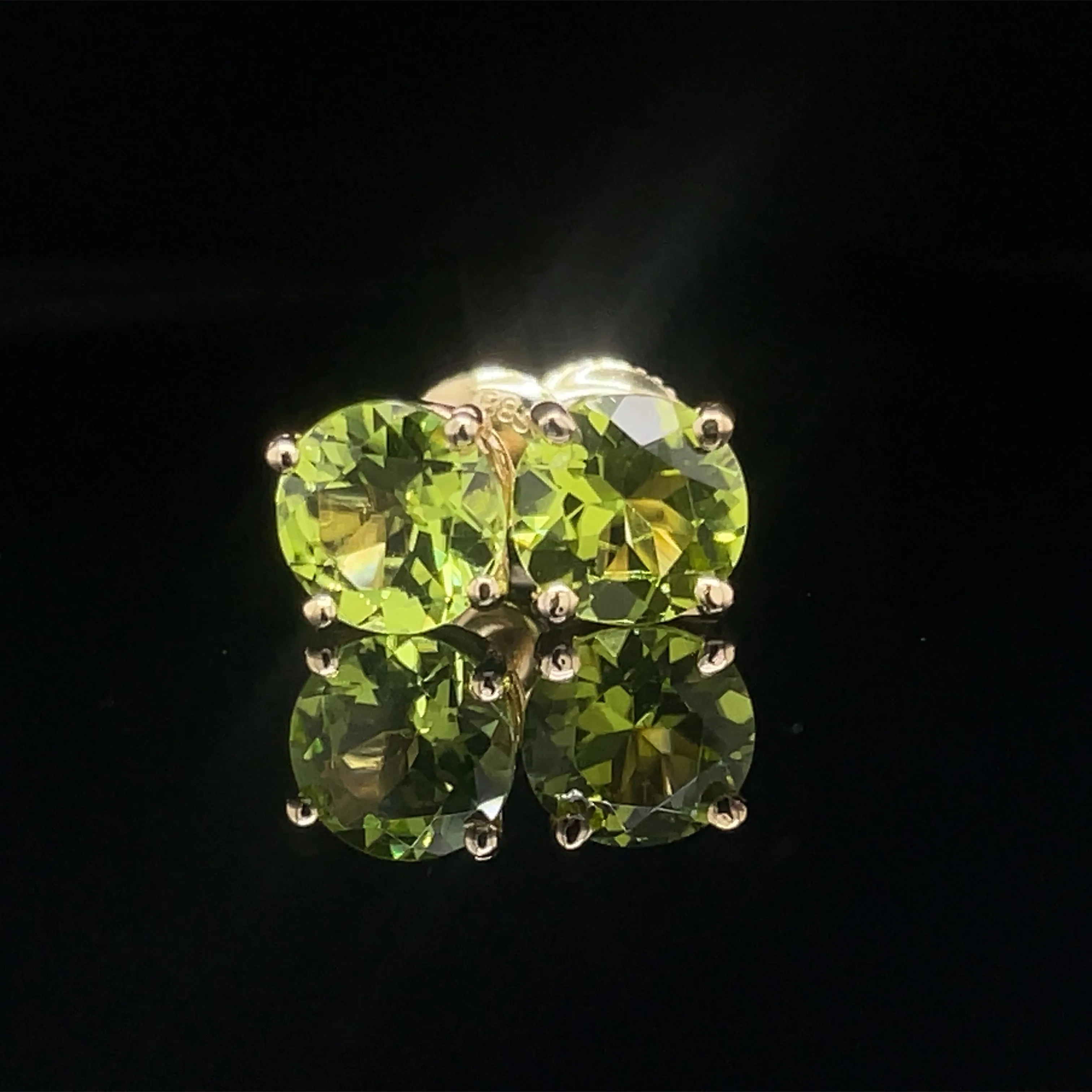 All natural Peridot Earrings 5.5mm
