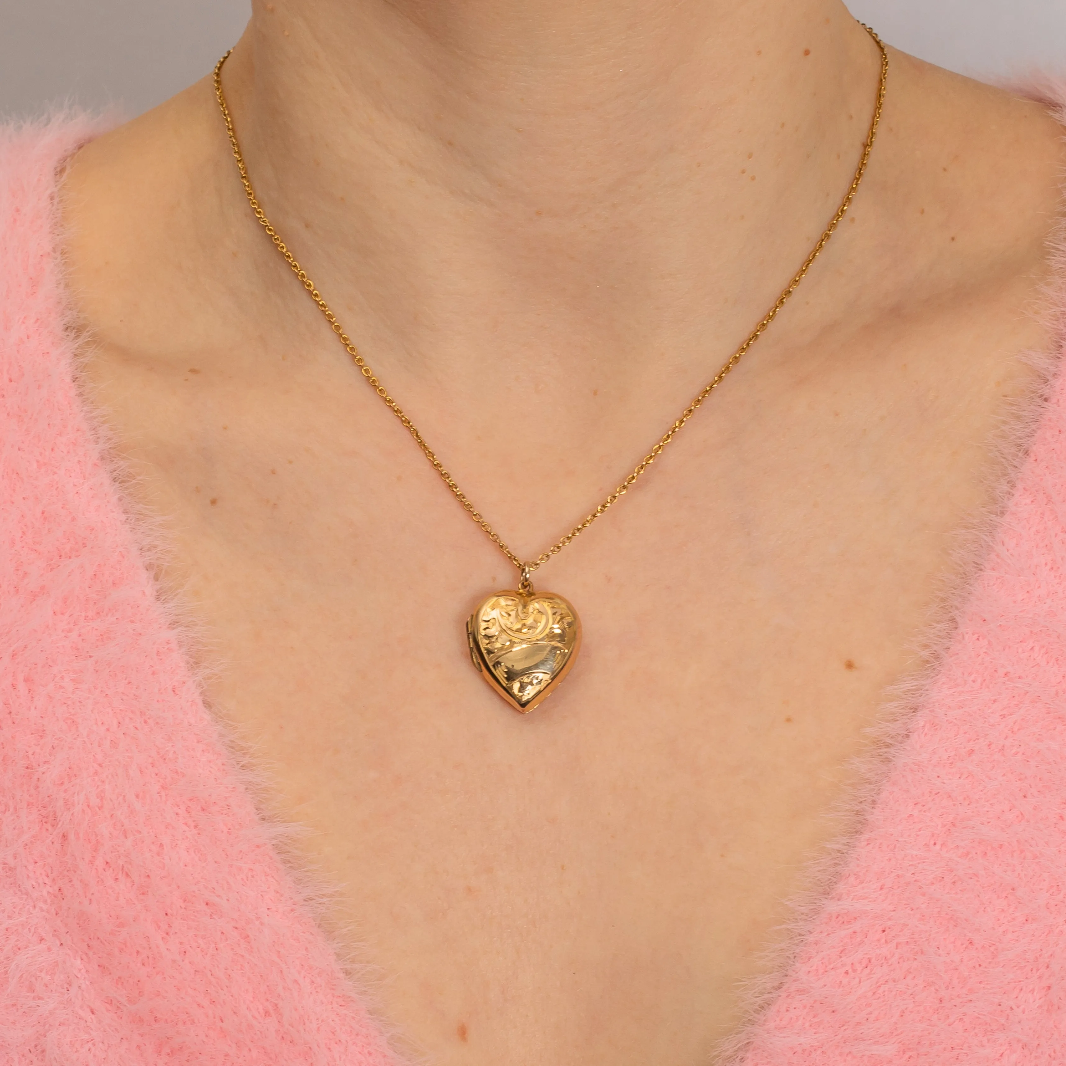 Antique 9ct Gold Engraved Puffy Heart Locket