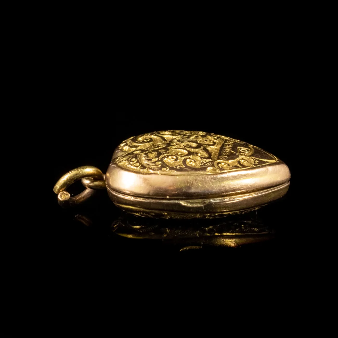 Antique Victorian Heart Locket 9Ct Gold Dated 1900