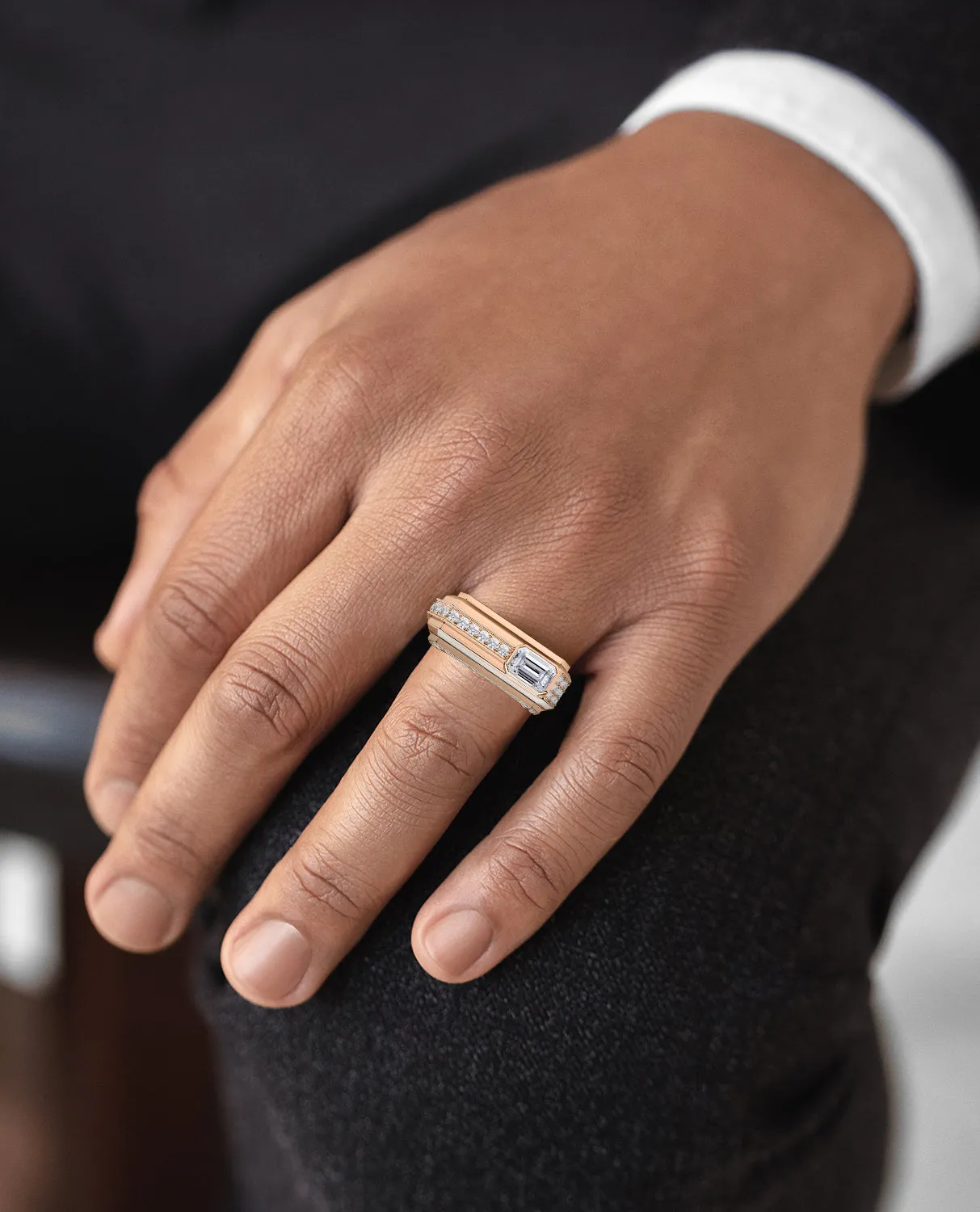 ARTURO Gold Signet Ring with 2.30ct Diamonds