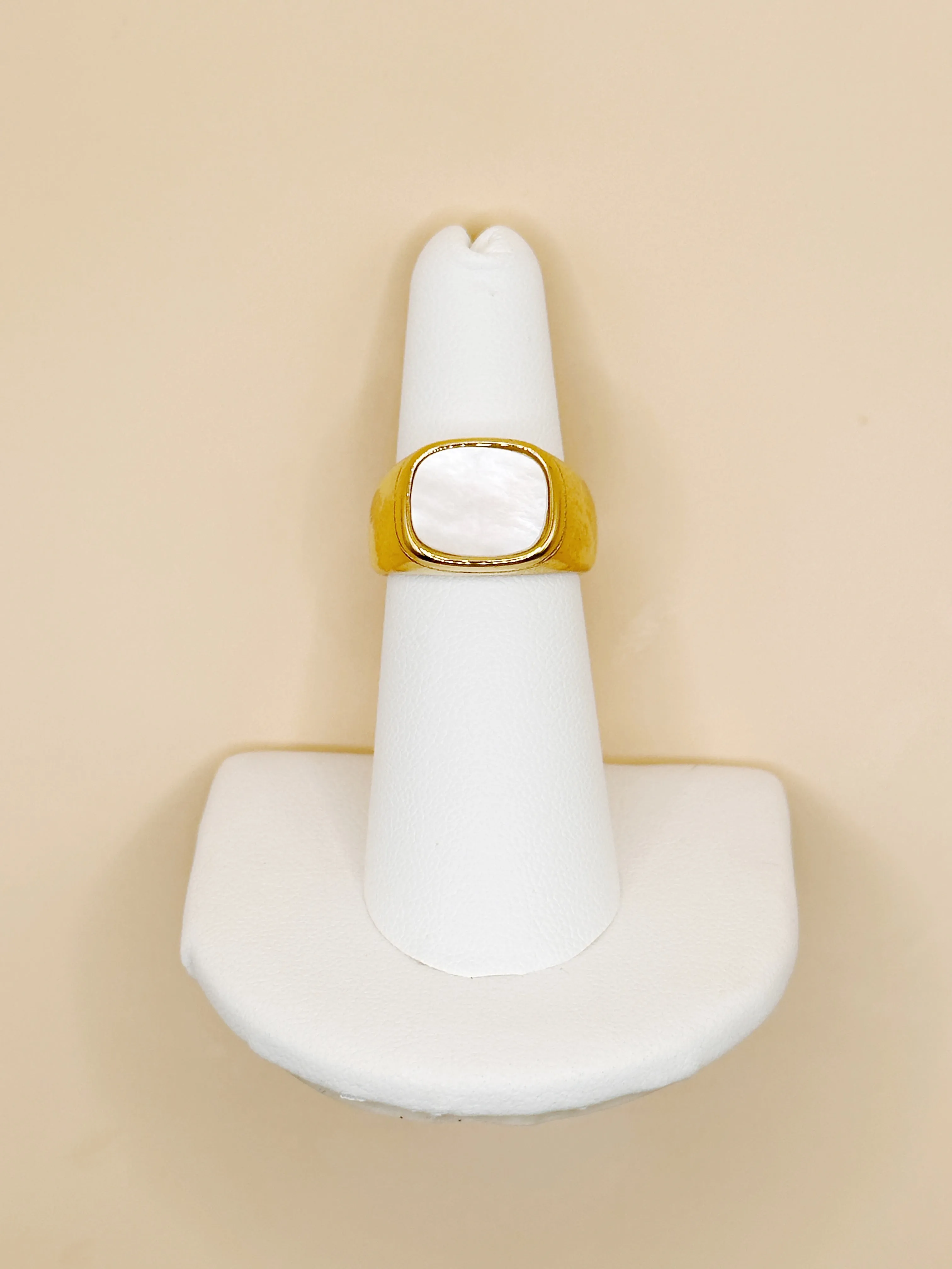 Emma Shell Signet Ring
