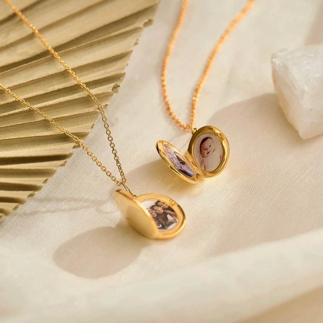 Oval Photo Locket Necklace