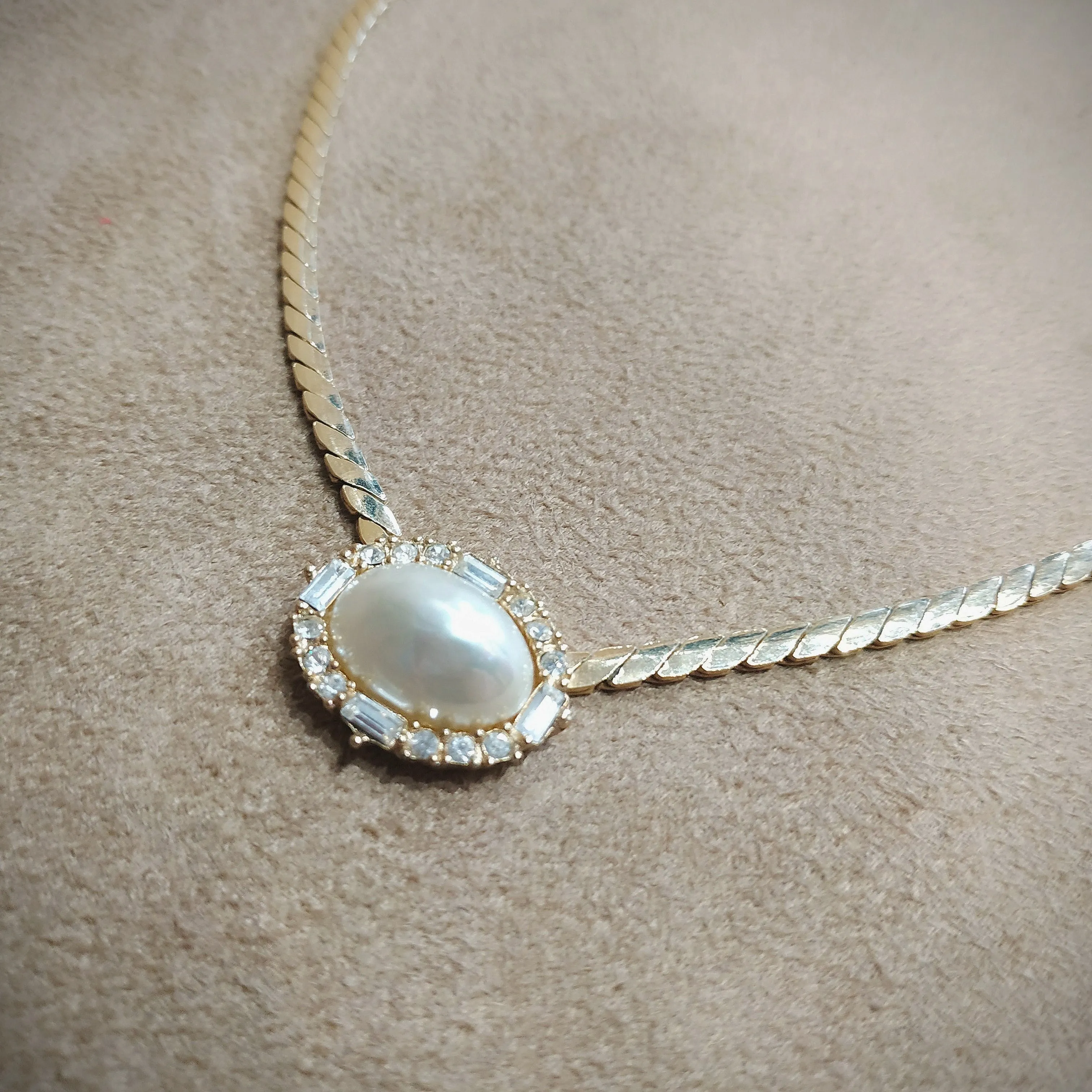 Pearl Christian Dior vintage pendant Necklace