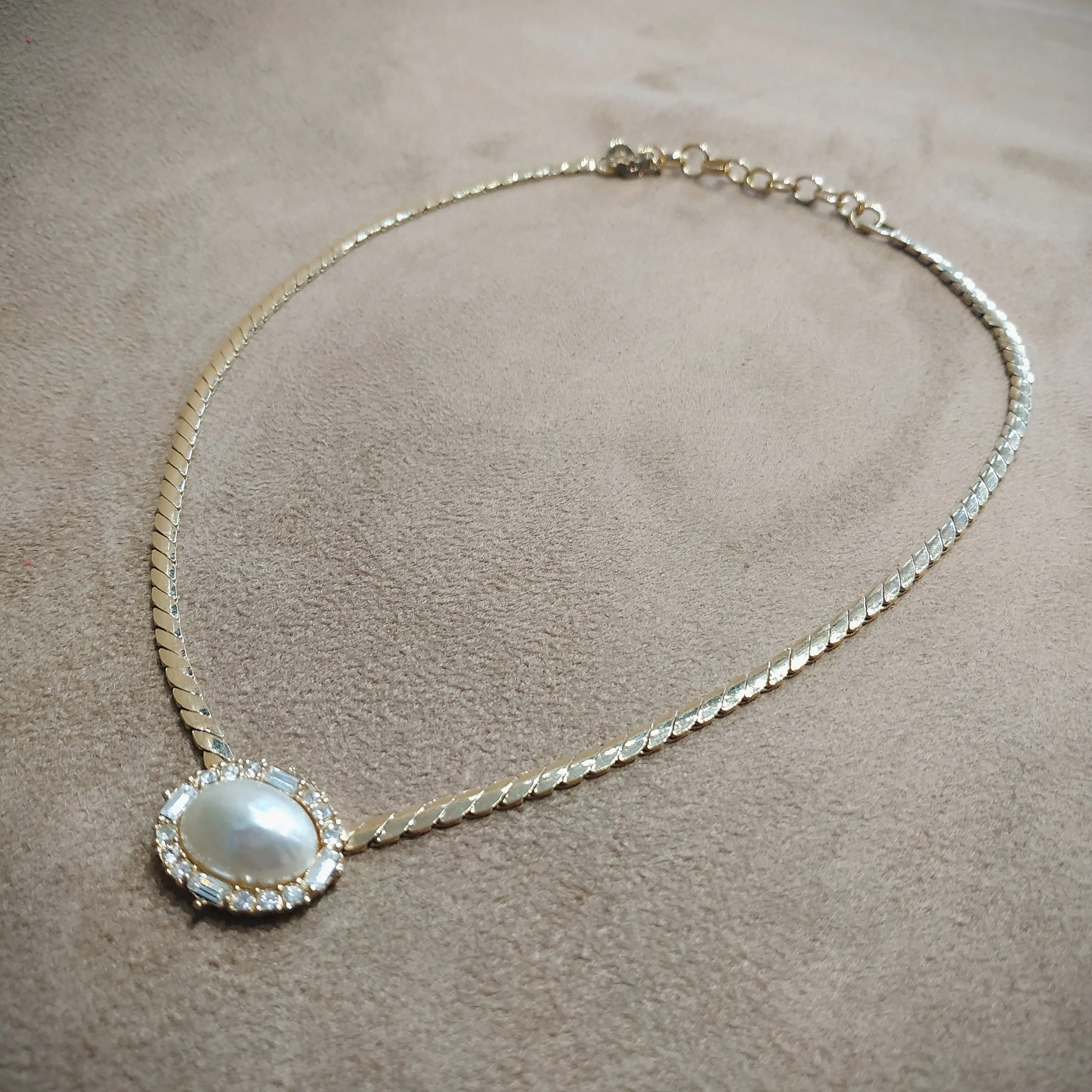 Pearl Christian Dior vintage pendant Necklace