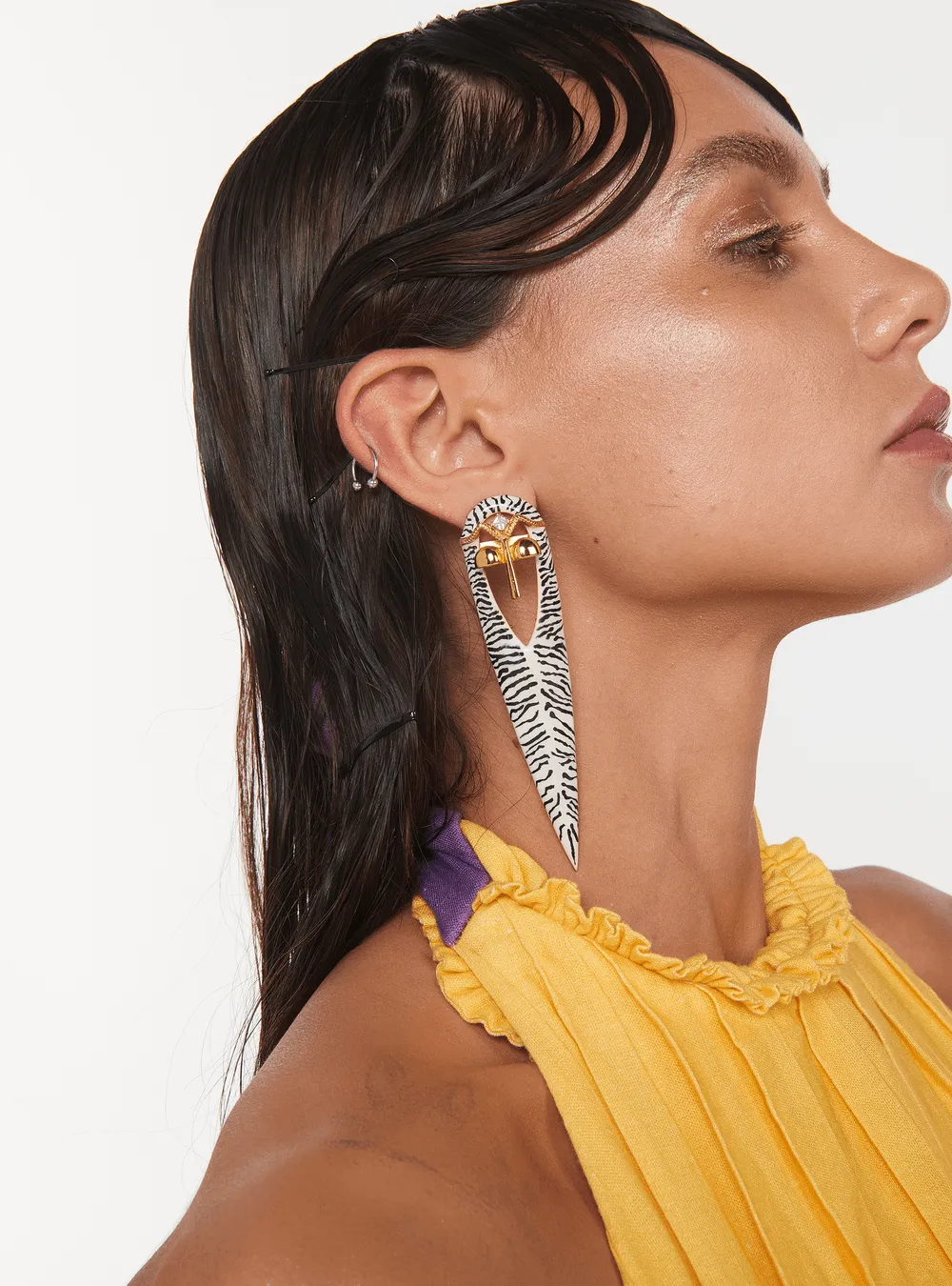 Richa Chadda Wearing Gavi Spicule Earring In Zebra Enamel Finish