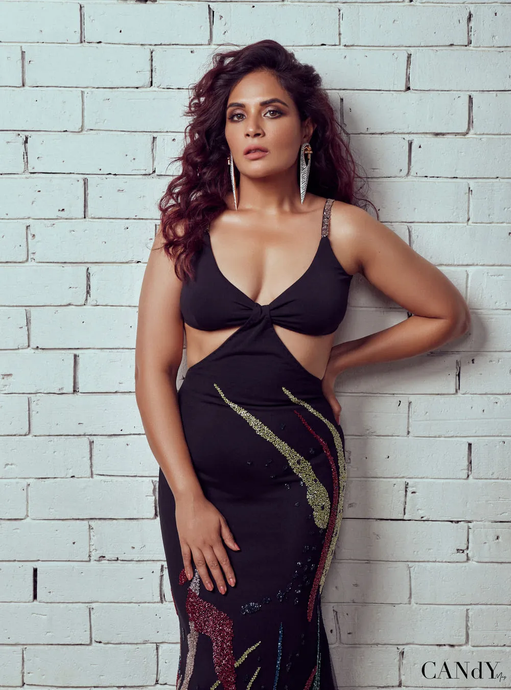 Richa Chadda Wearing Gavi Spicule Earring In Zebra Enamel Finish