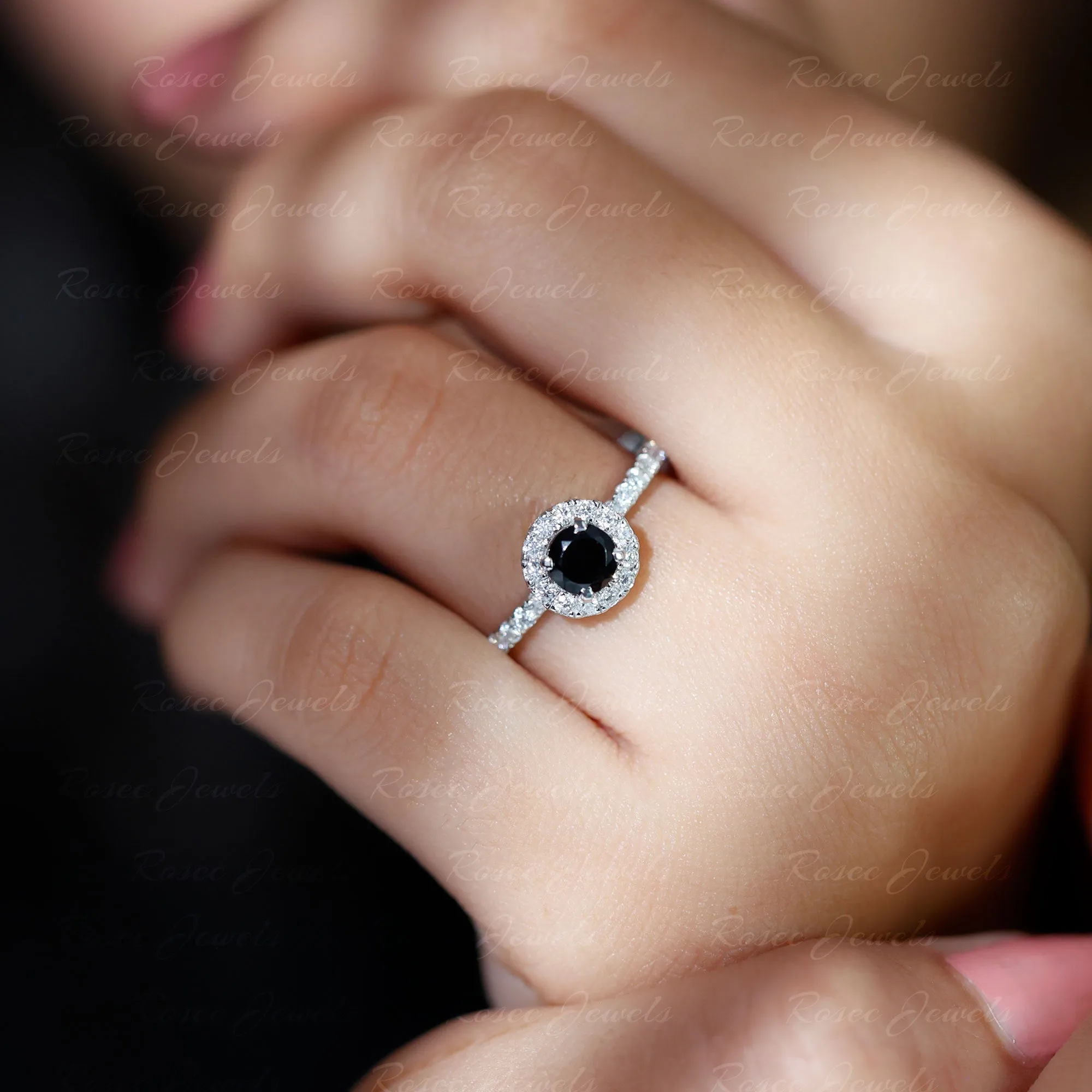 Round Black Onyx Minimal Engagement Ring with Diamond