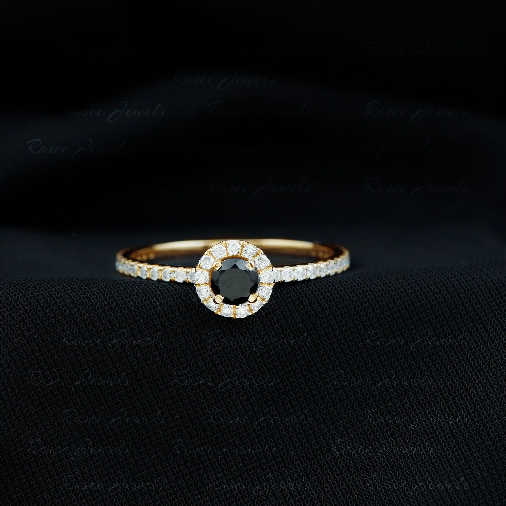 Round Black Onyx Minimal Engagement Ring with Diamond