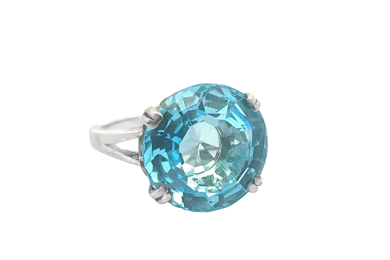 Round Blue Topaz Ring
