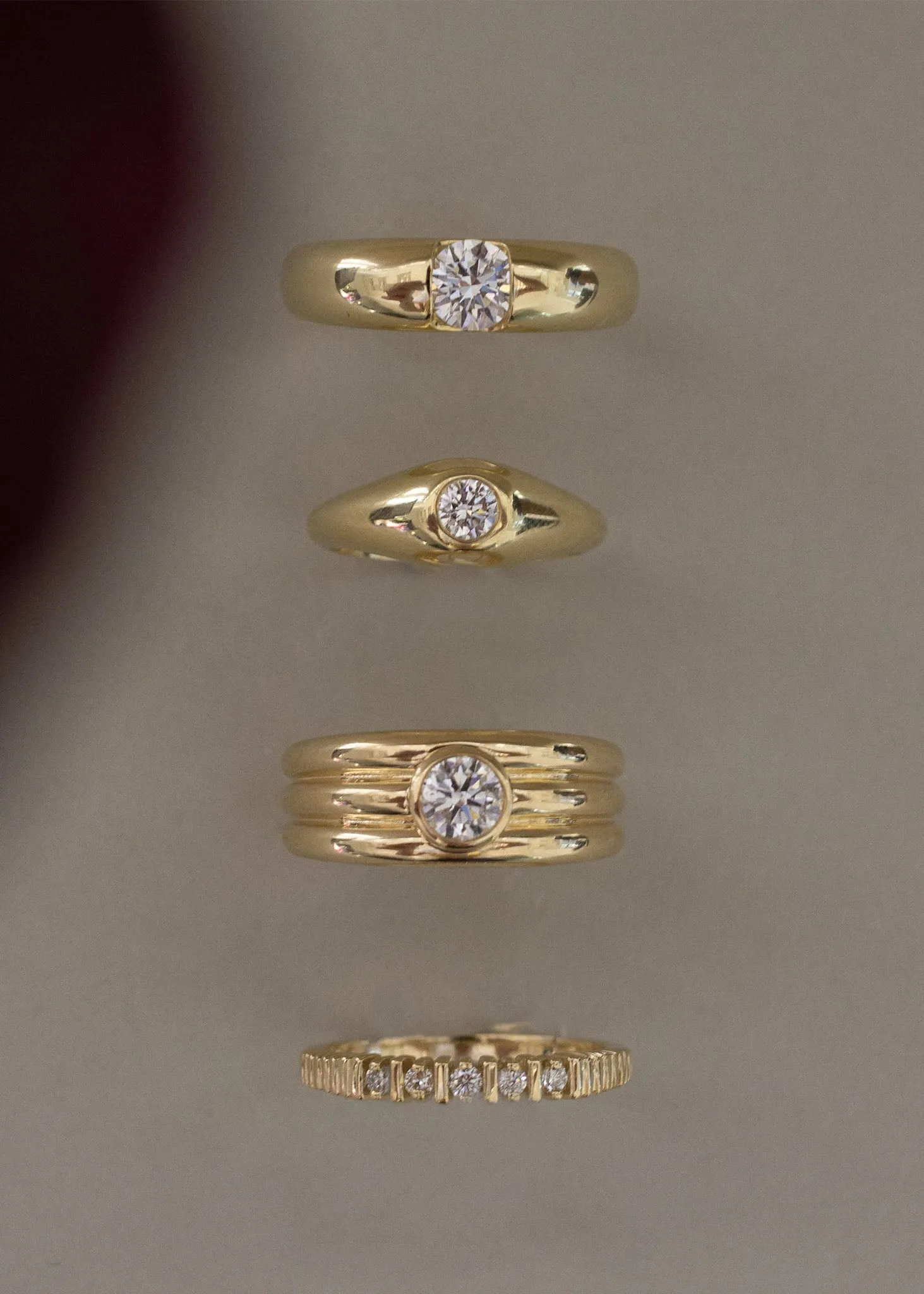 Round Signet Ring Diamond