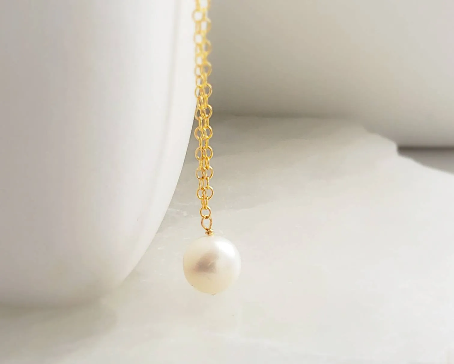 Single Pearl Drop Necklace