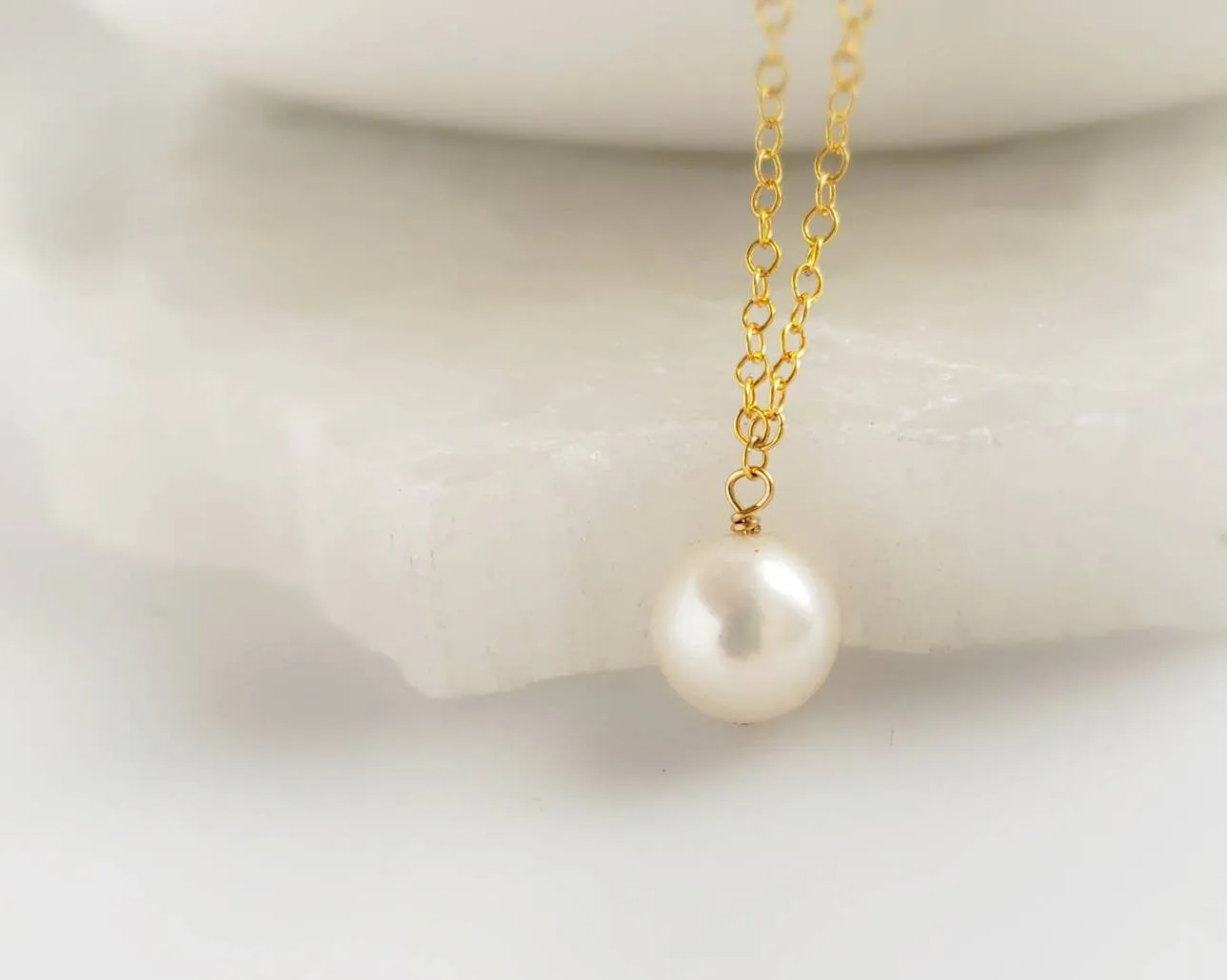 Single Pearl Drop Necklace