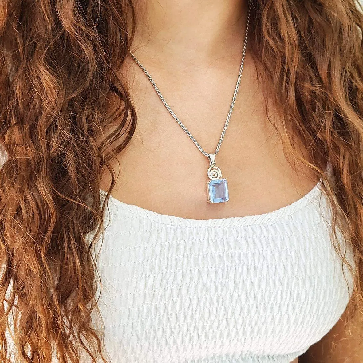 Spiral silver necklace - Blue topaz