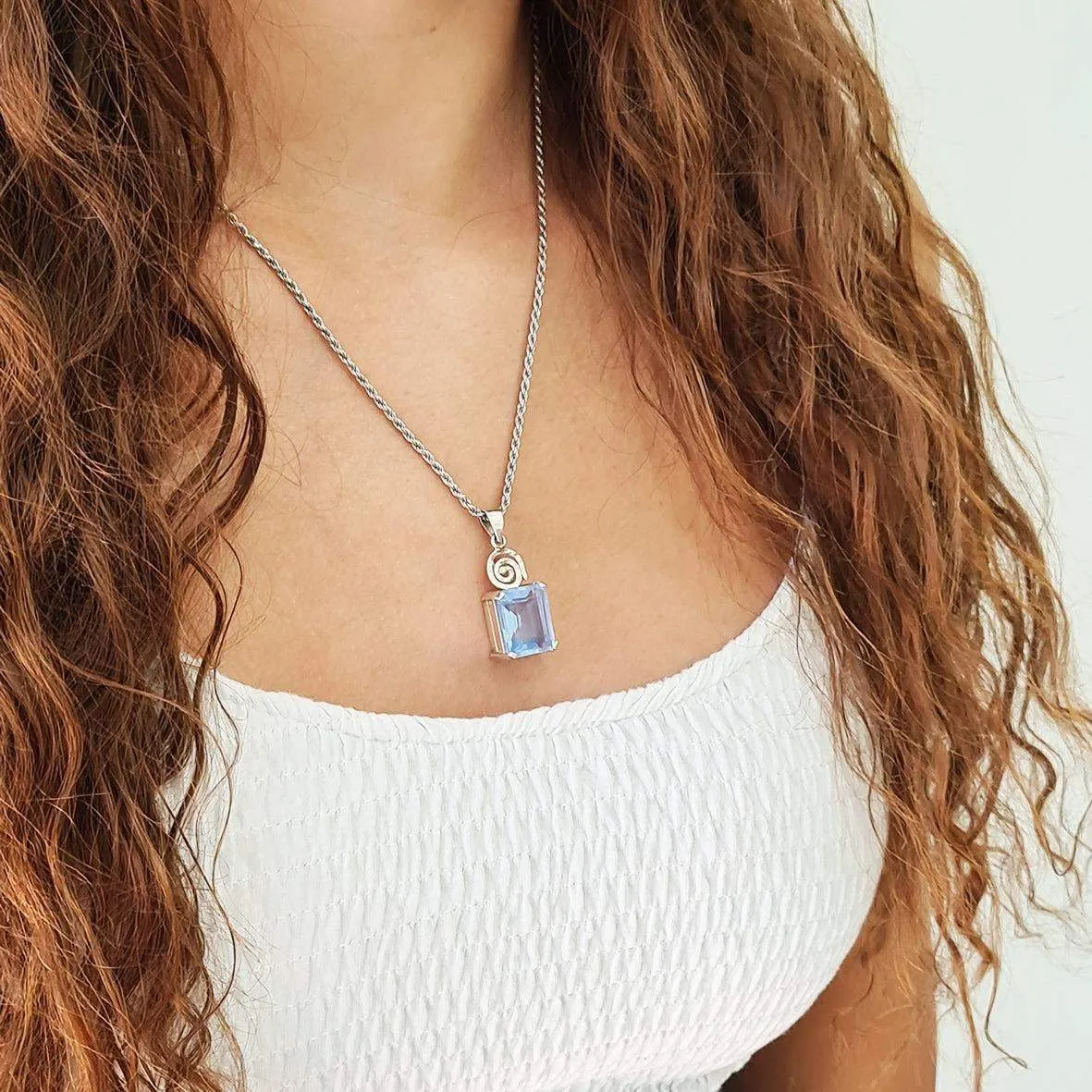 Spiral silver necklace - Blue topaz
