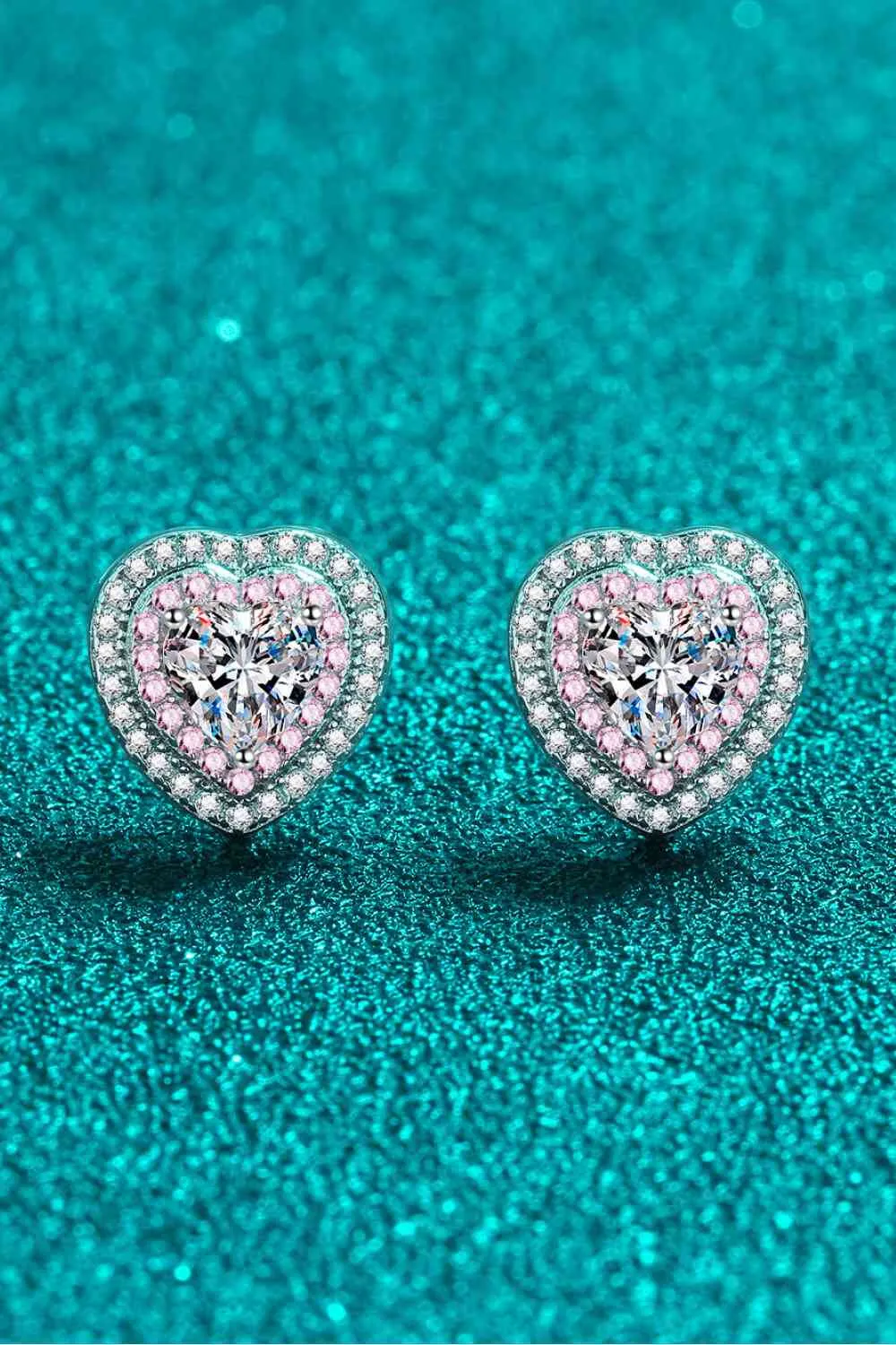 TEEK - La La La Heart Stud Earrings