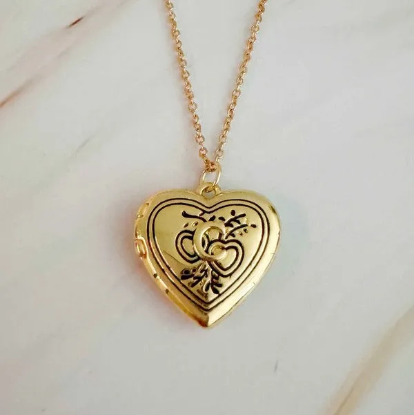 TEEK - Nostalgic Heart Initial Open Locket Necklace