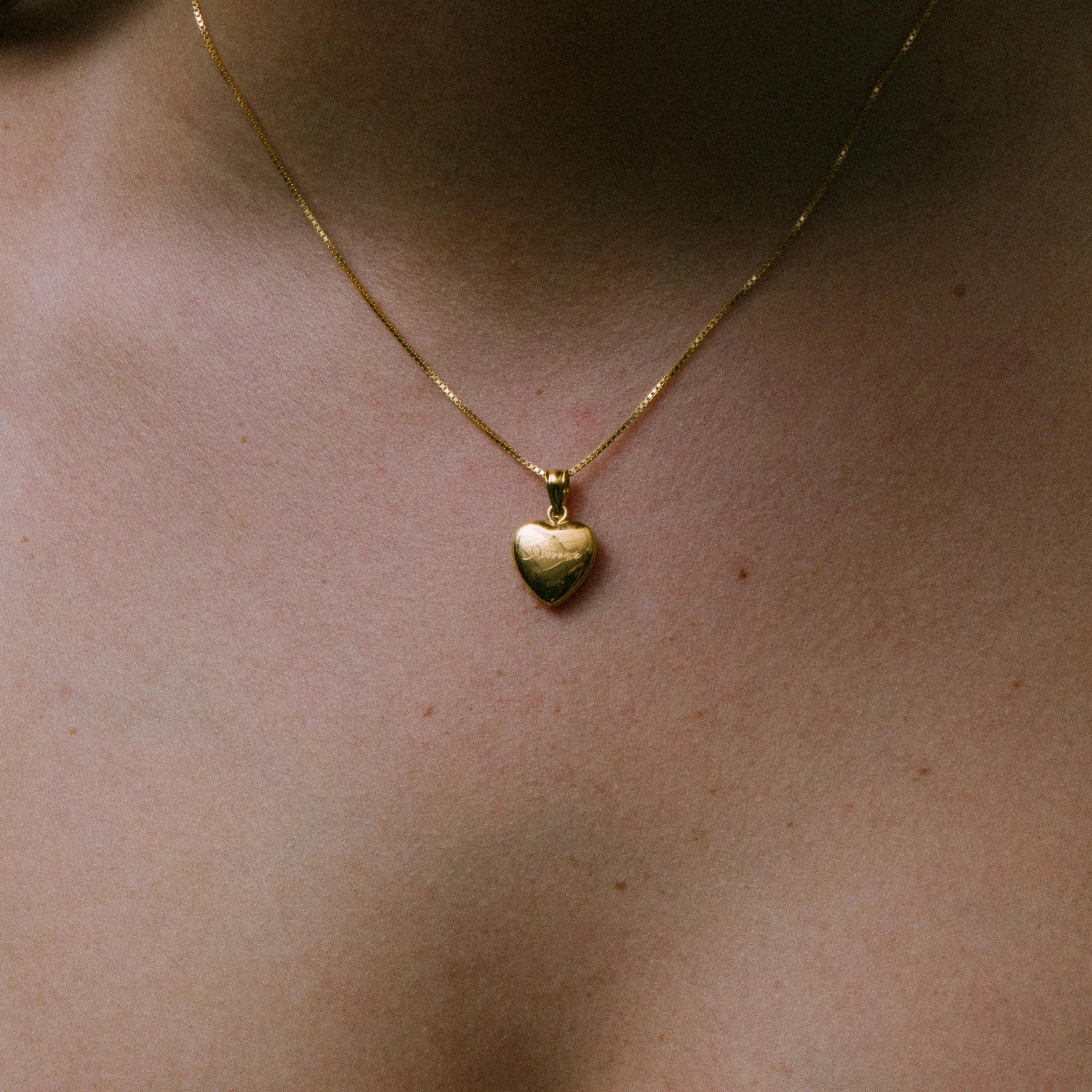 THE MINI AMOR HEART PHOTO LOCKET