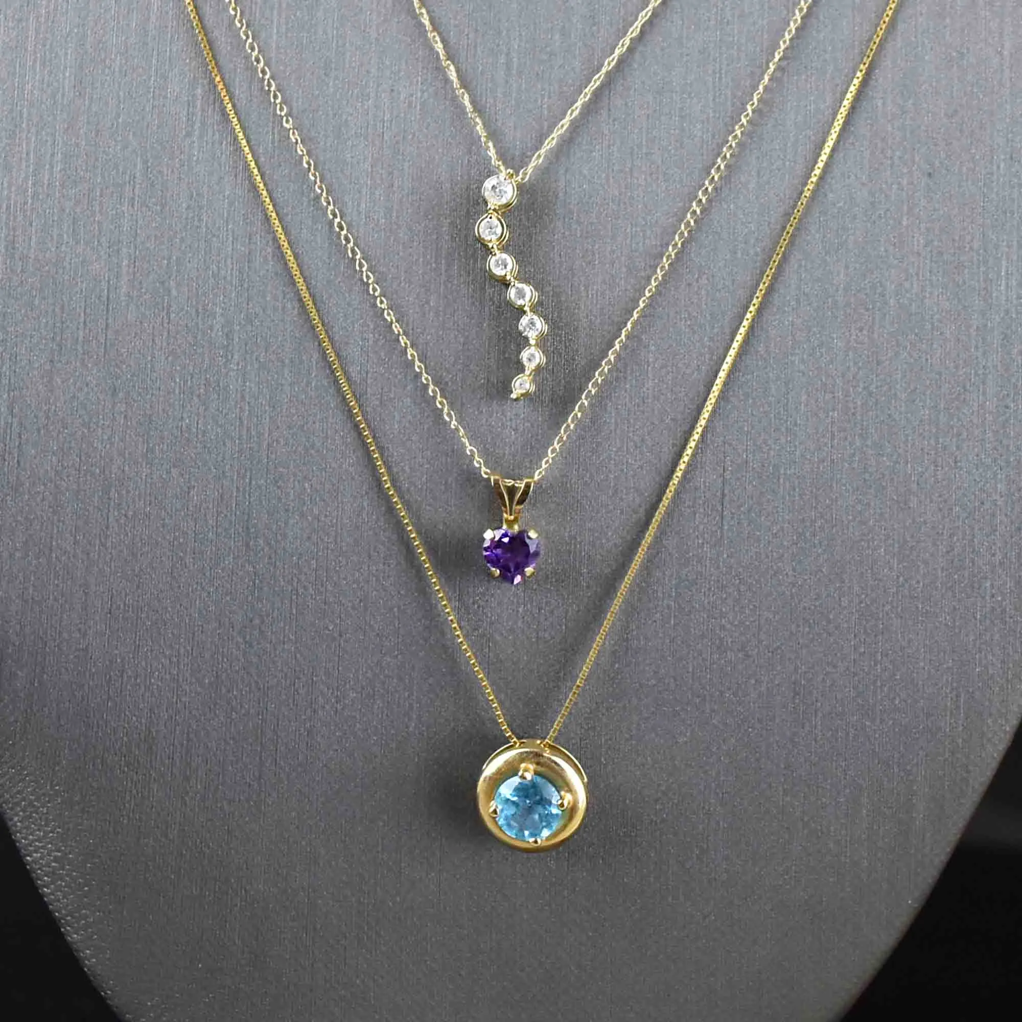 Vintage 10K Gold Blue Topaz Pendant Necklace