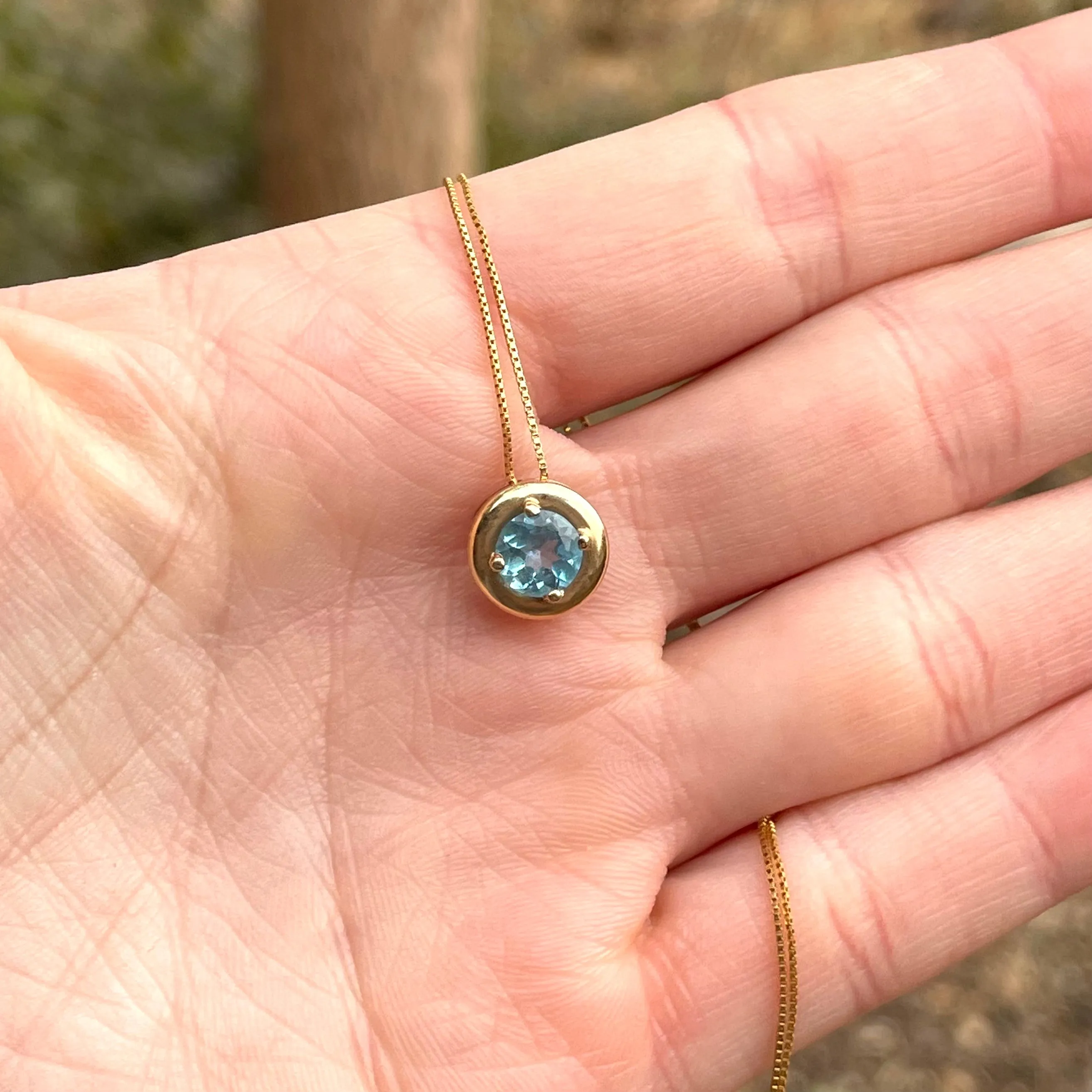 Vintage 10K Gold Blue Topaz Pendant Necklace