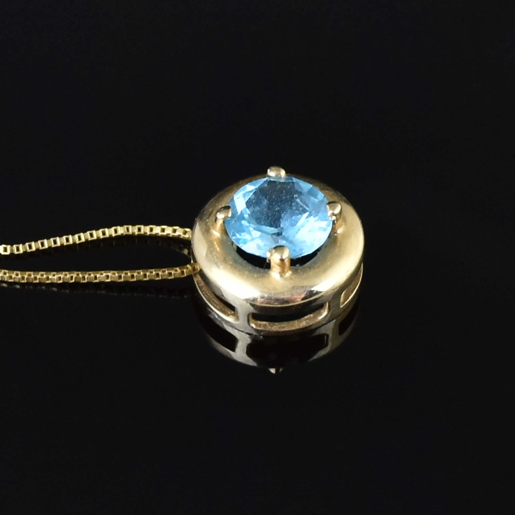 Vintage 10K Gold Blue Topaz Pendant Necklace