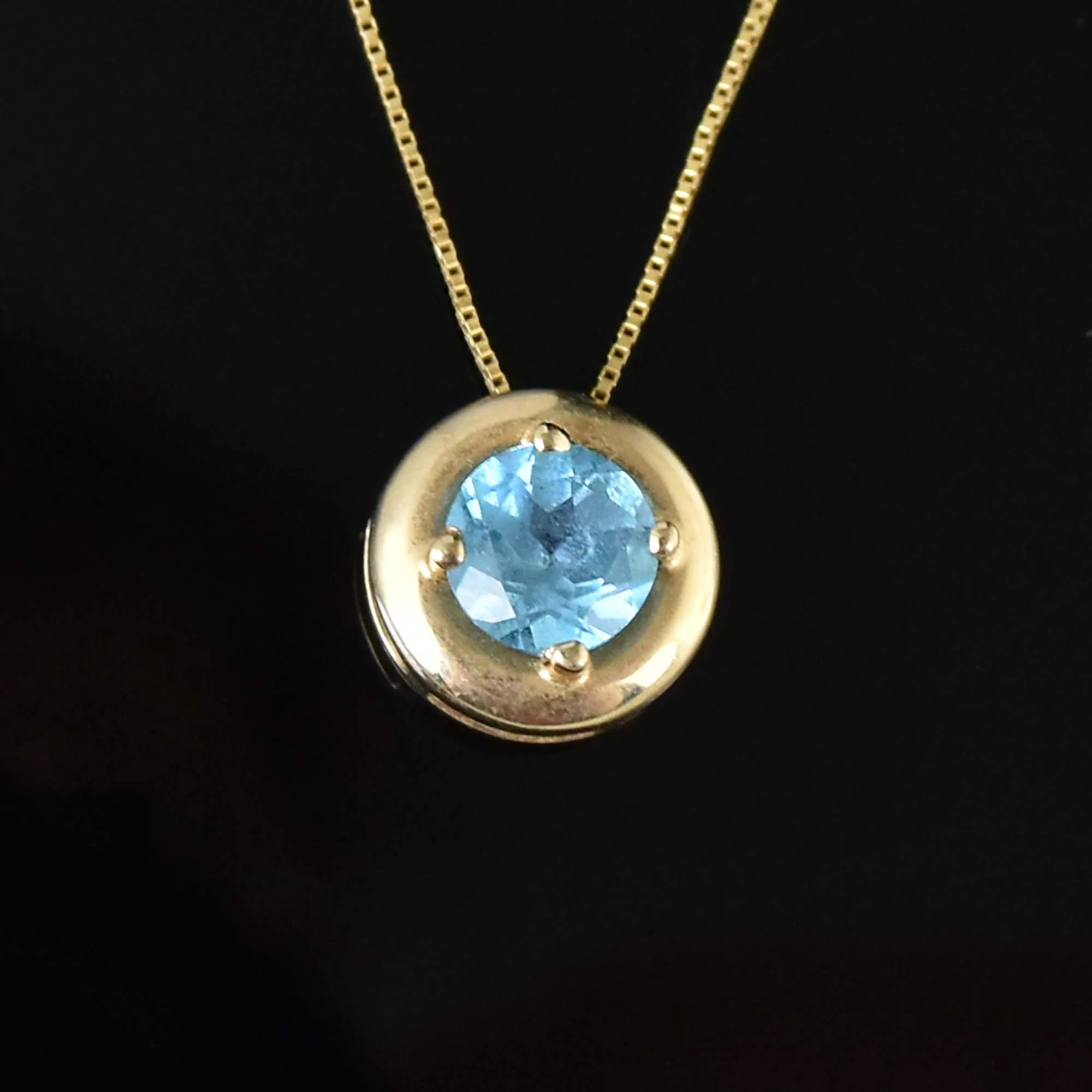 Vintage 10K Gold Blue Topaz Pendant Necklace