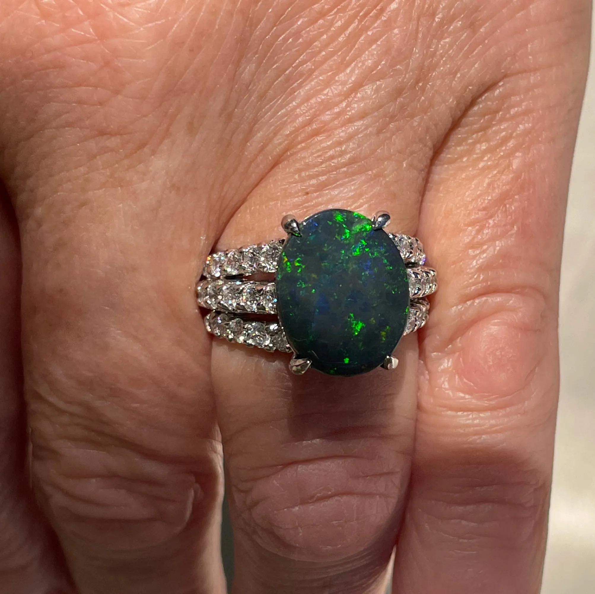 Vintage 6.0ctw Black Australian OPAL & Diamond Platinum Ring