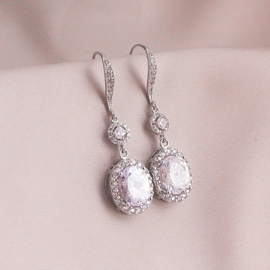 White Pearl Oval Cubic Zirconia Teardrop Earring & Necklace Set